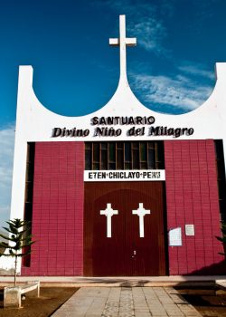 Ciudad de Eten y su capilla del Divino Niño.
